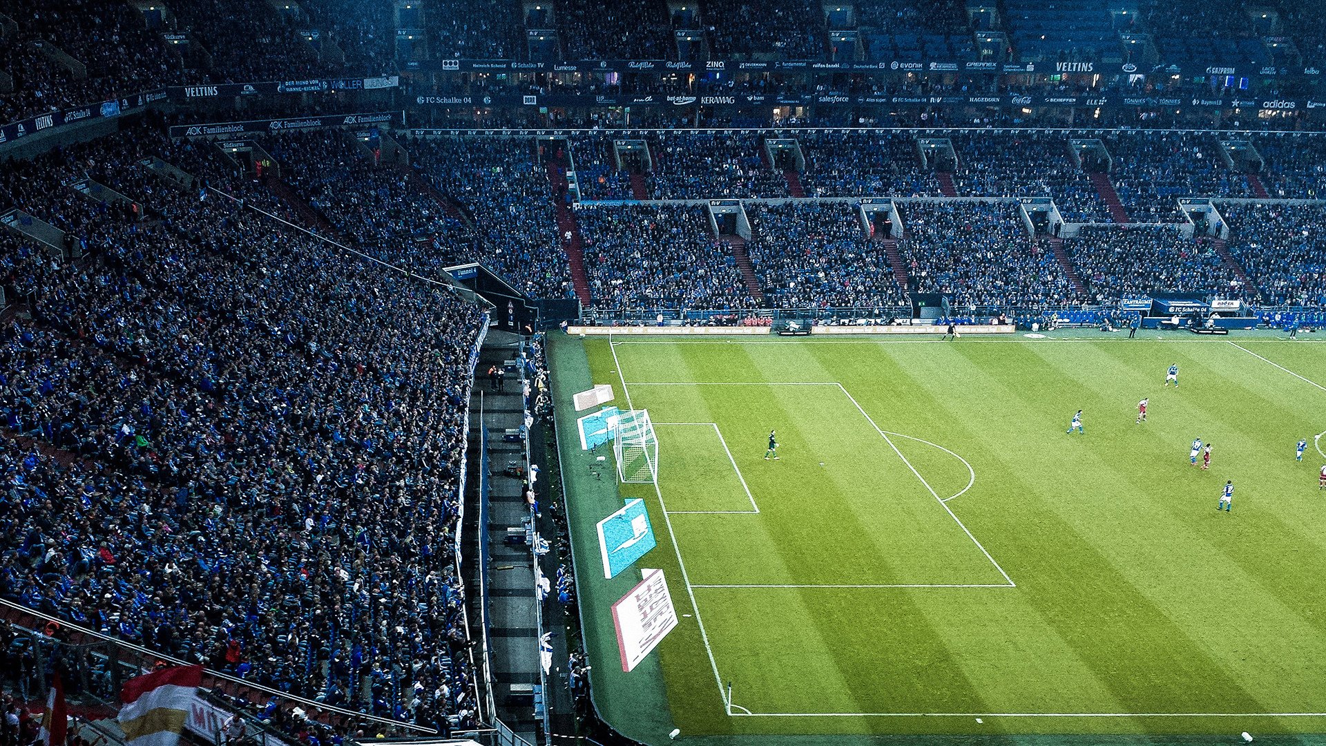 C罗巅峰对决，浓眉哥与50激战巴黎圣日耳曼分钟，势不可挡胜负难料！